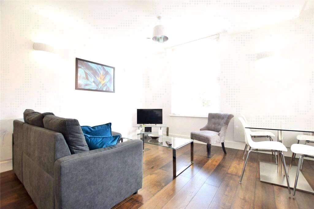 3 bedroom Flat to let in Reading, Berkshire