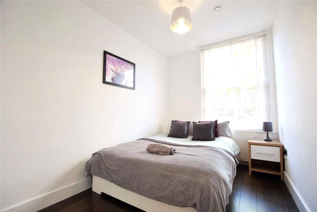 3 bedroom Flat to let in Reading, Berkshire