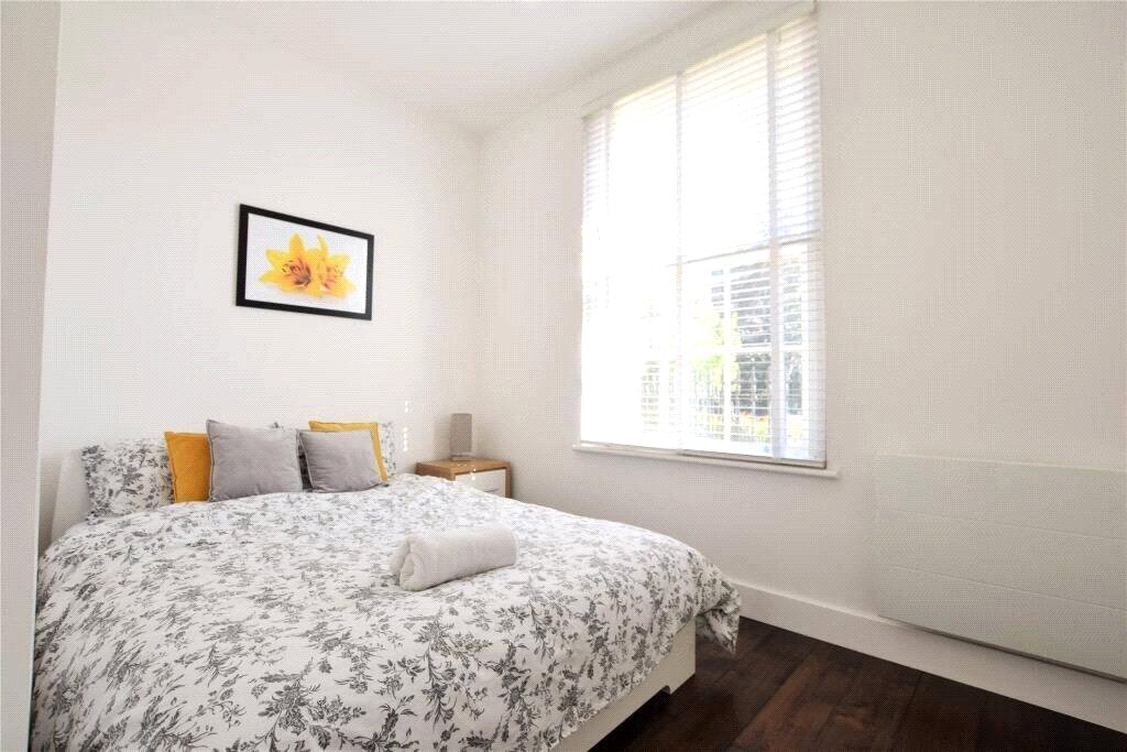 3 bedroom Flat to let in Reading, Berkshire