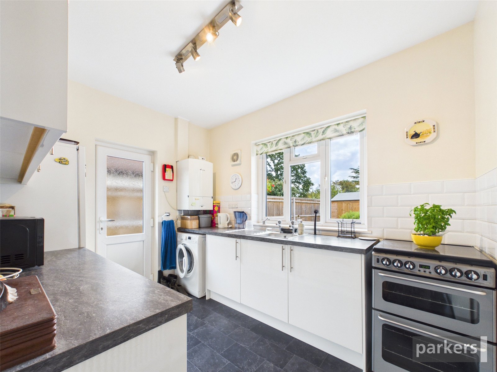 2 bedroom Bungalow to let in Woodley, Reading, Berkshire