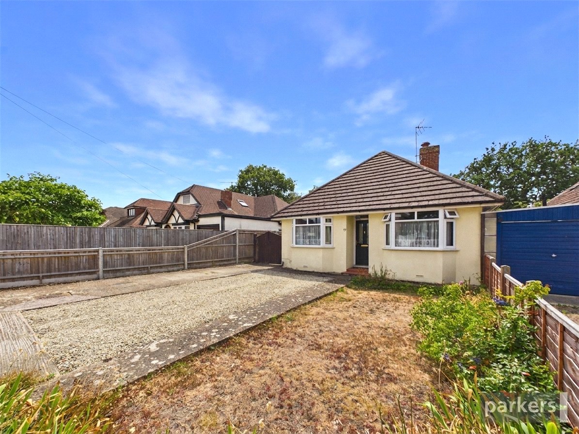 2 bedroom Bungalow to let in Woodley, Reading, Berkshire