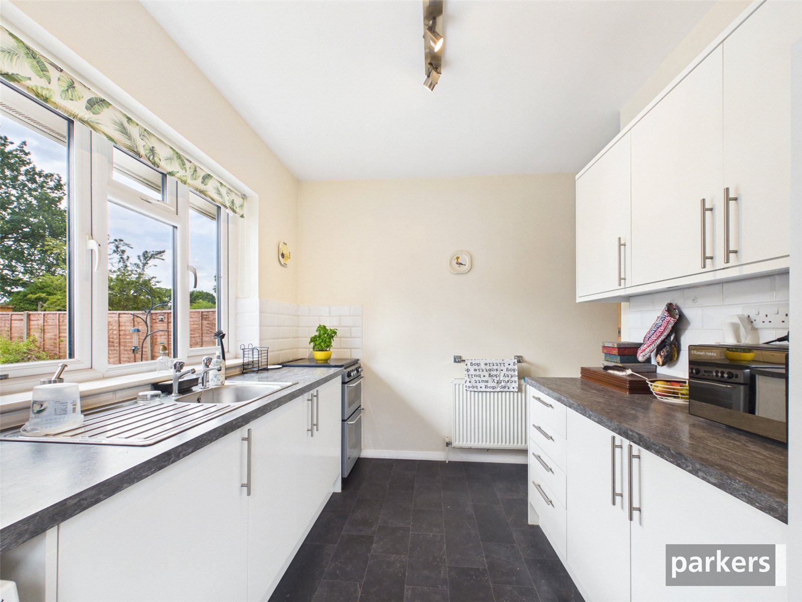 2 bedroom Bungalow to let in Woodley, Reading, Berkshire
