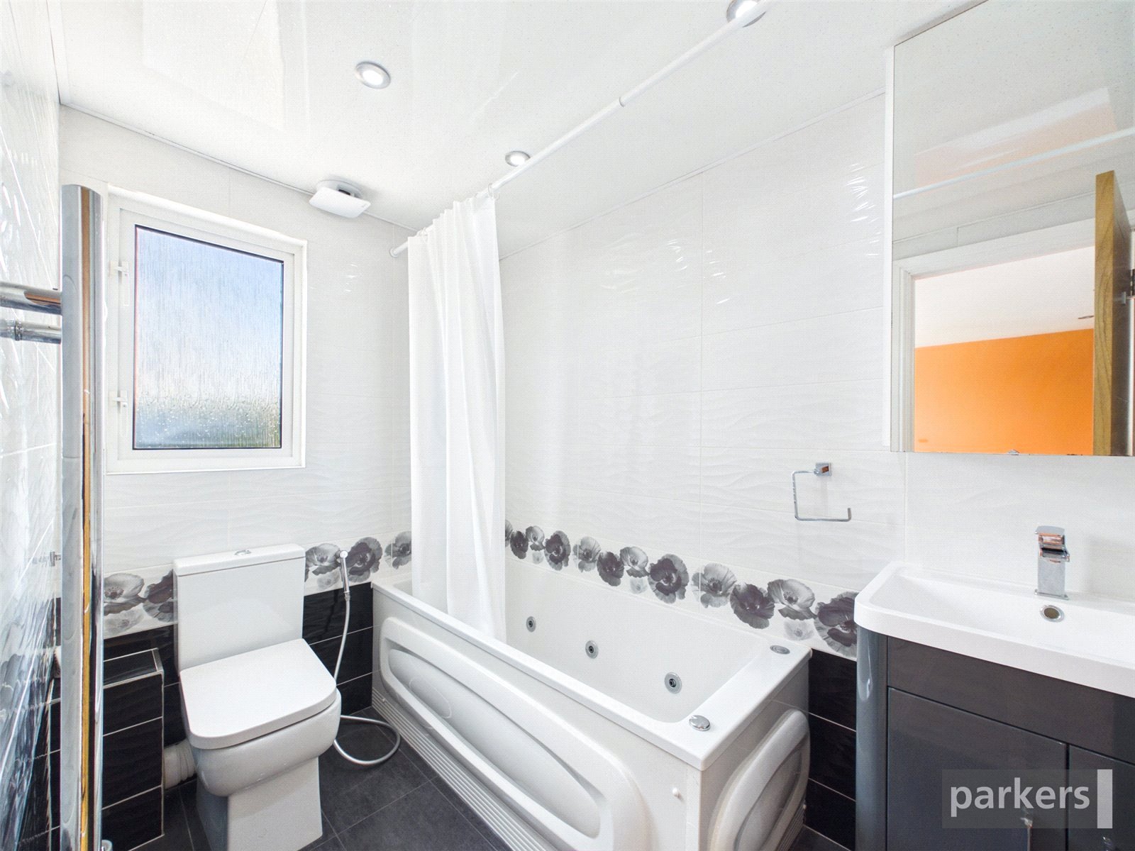 4 bedroom House to let in Earley, Reading, Berkshire