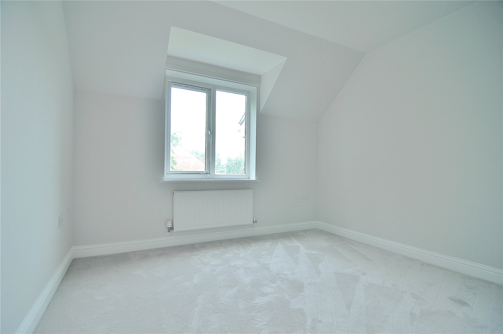 2 bedroom Flat to let in Stroud, Gloucestershire