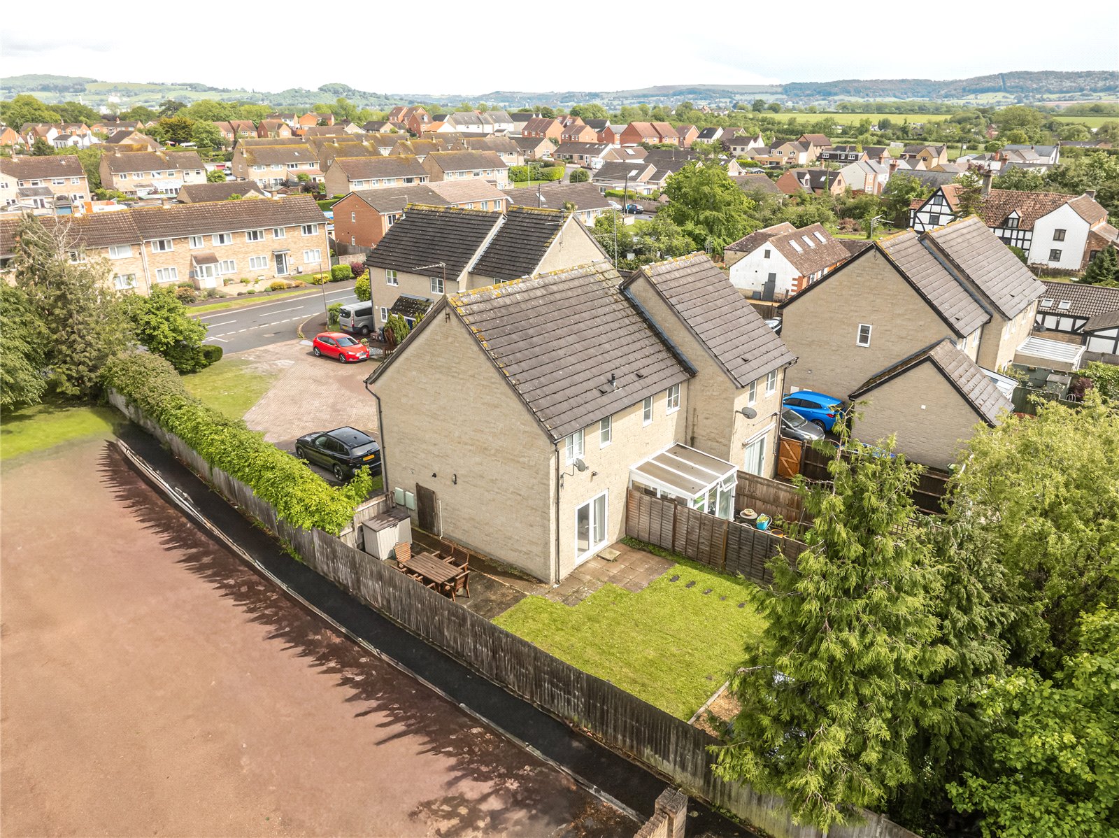 2 bedroom House for sale in Bath Road, Eastington, Stonehouse