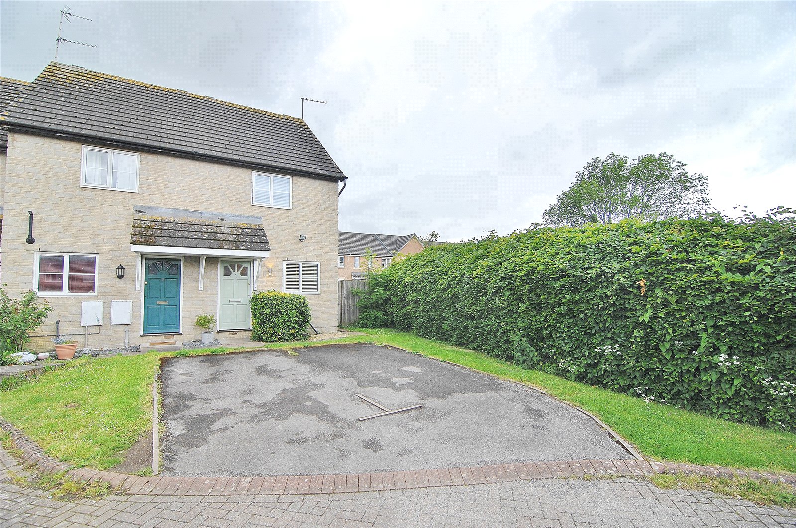 2 bedroom House for sale in Bath Road, Eastington, Stonehouse