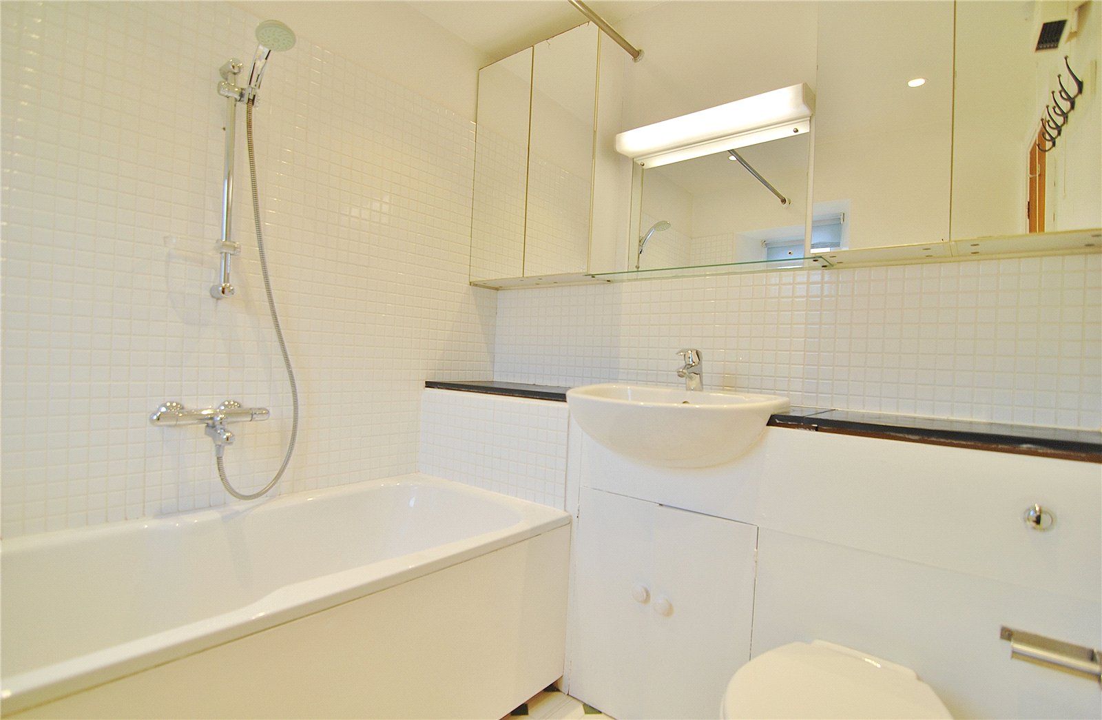 2 bedroom Flat for sale in Bisley Road, Stroud, Gloucestershire