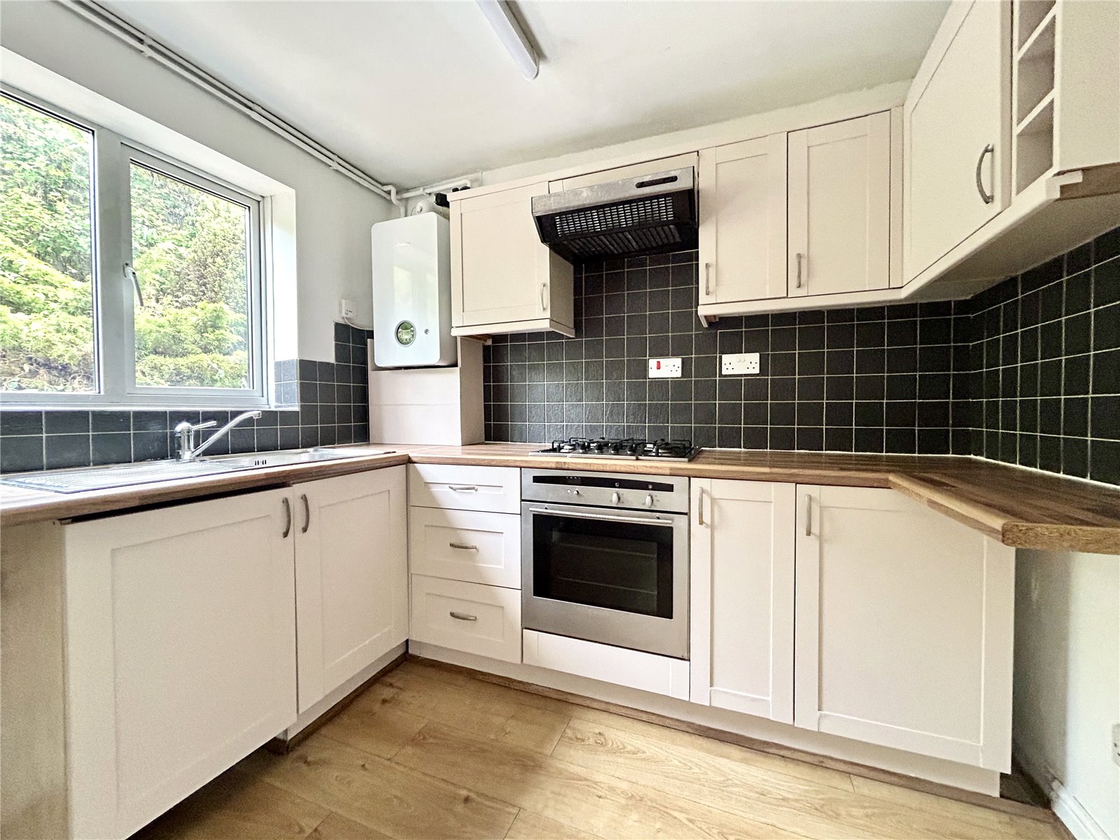 2 bedroom Flat to let in Dudbridge, Stroud, Gloucestershire