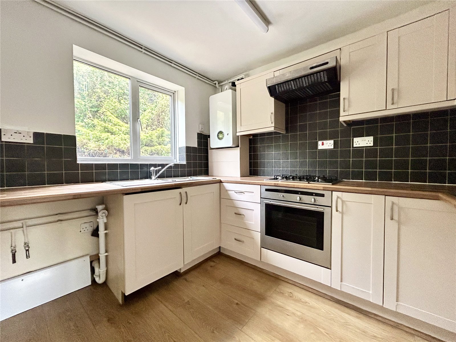 2 bedroom Flat to let in Dudbridge, Stroud, Gloucestershire