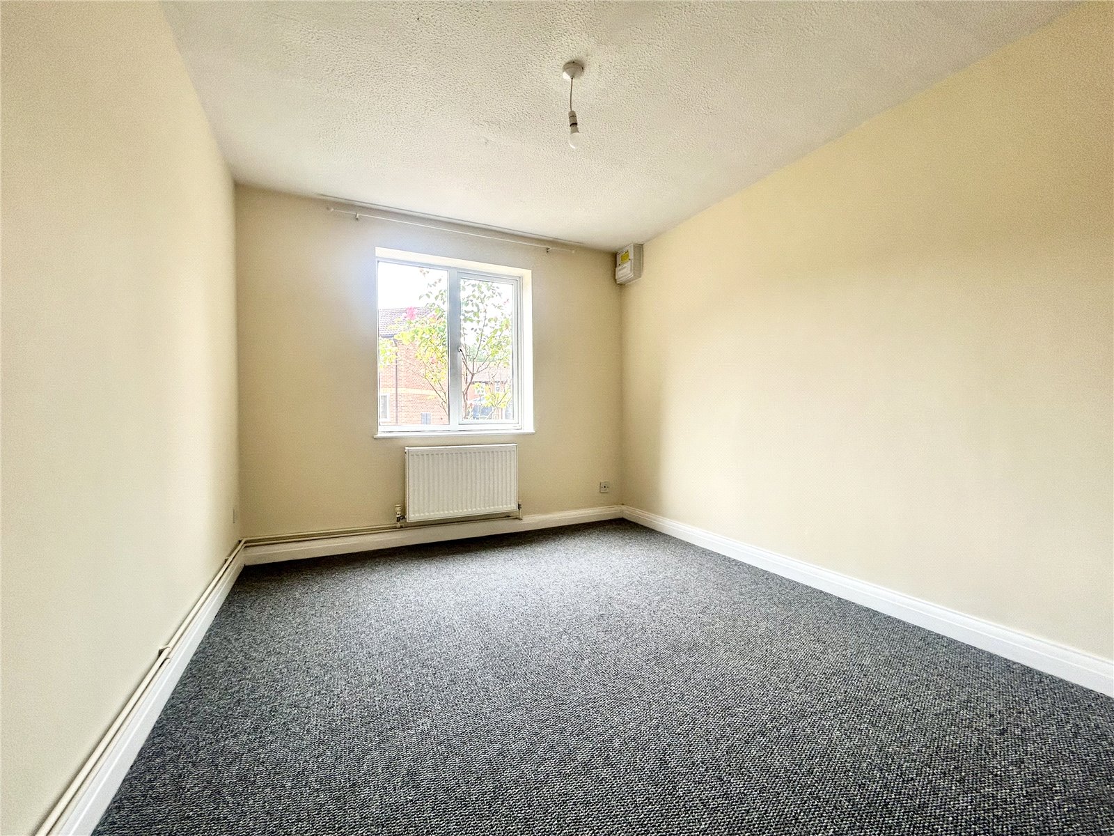 2 bedroom Flat to let in Dudbridge, Stroud, Gloucestershire