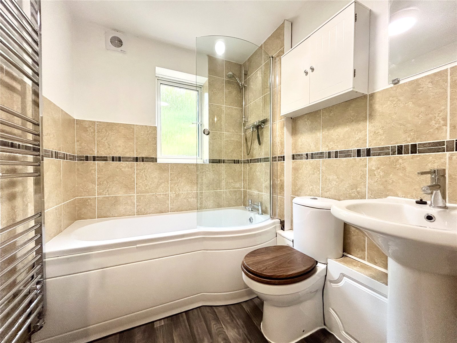 2 bedroom Flat to let in Dudbridge, Stroud, Gloucestershire