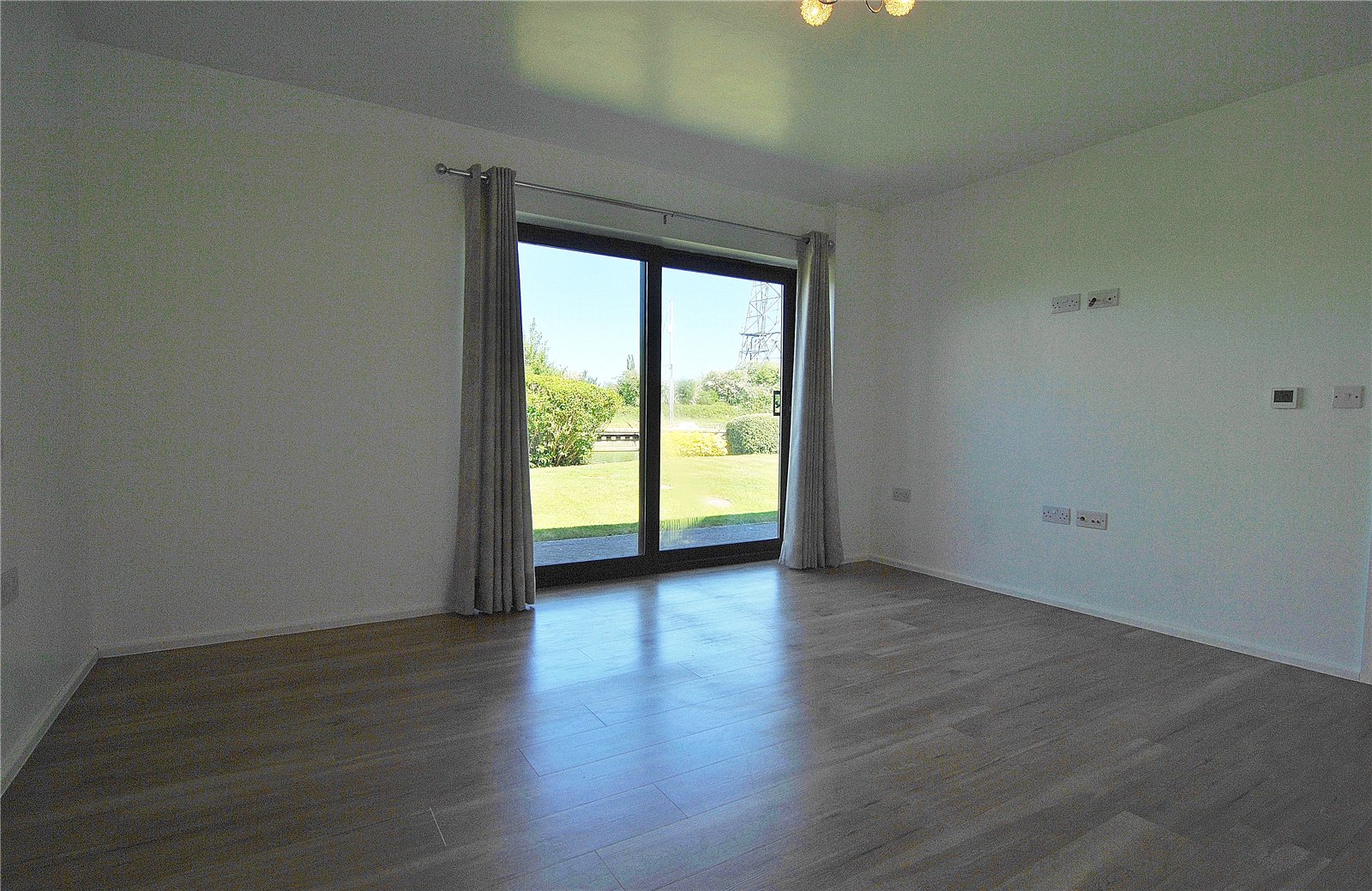 2 bedroom Bungalow for sale in Frampton on Severn, Gloucester, Gloucestershire