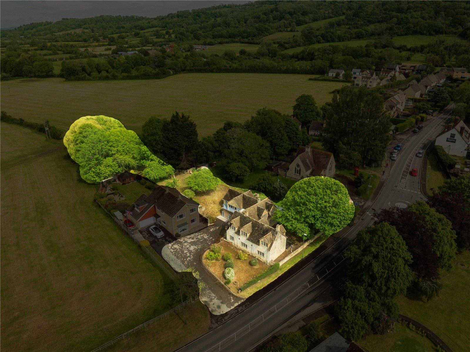 4 bedroom House for sale in Brookthorpe, Gloucester, Gloucestershire
