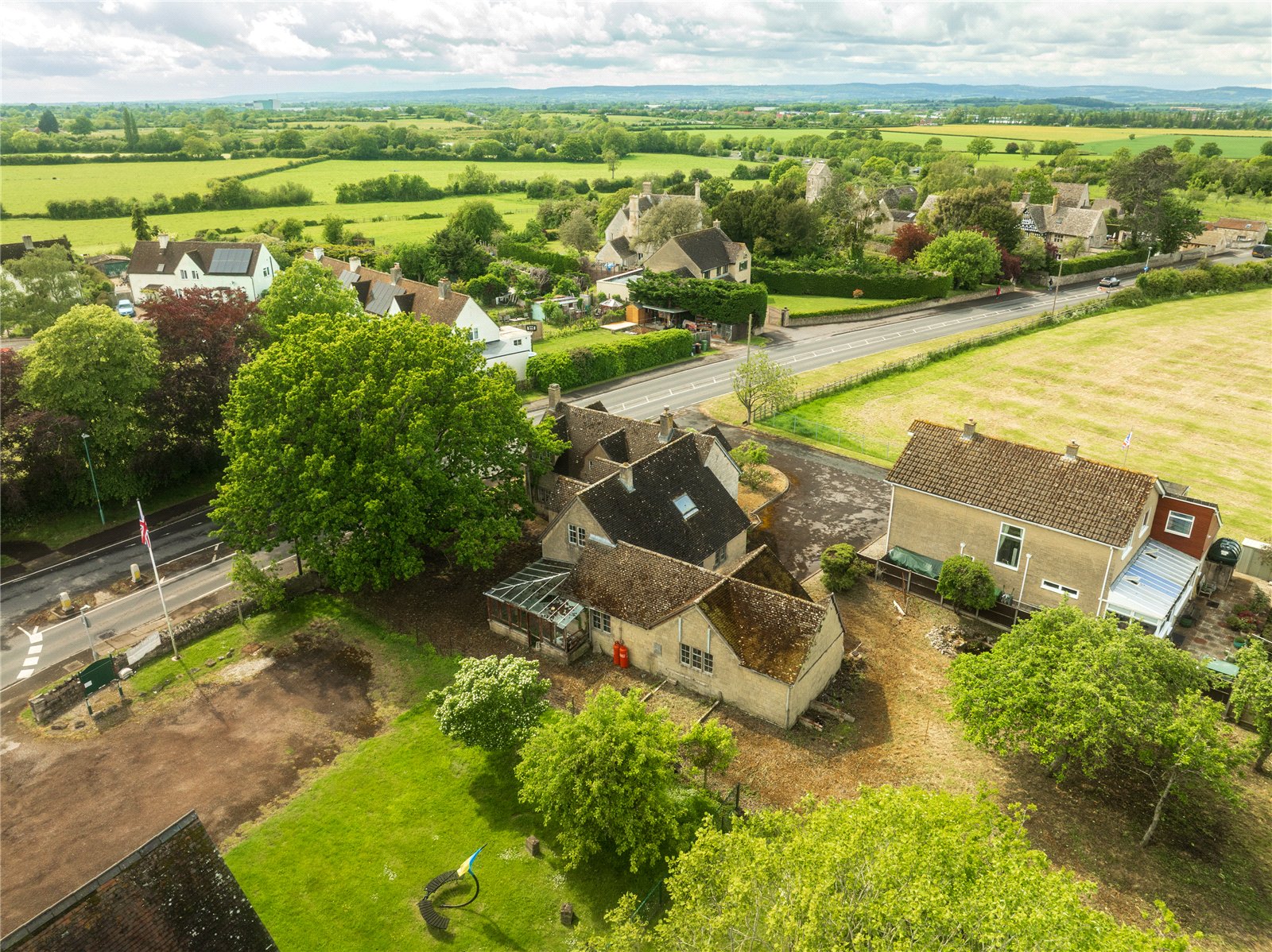 4 bedroom House for sale in Brookthorpe, Gloucester, Gloucestershire
