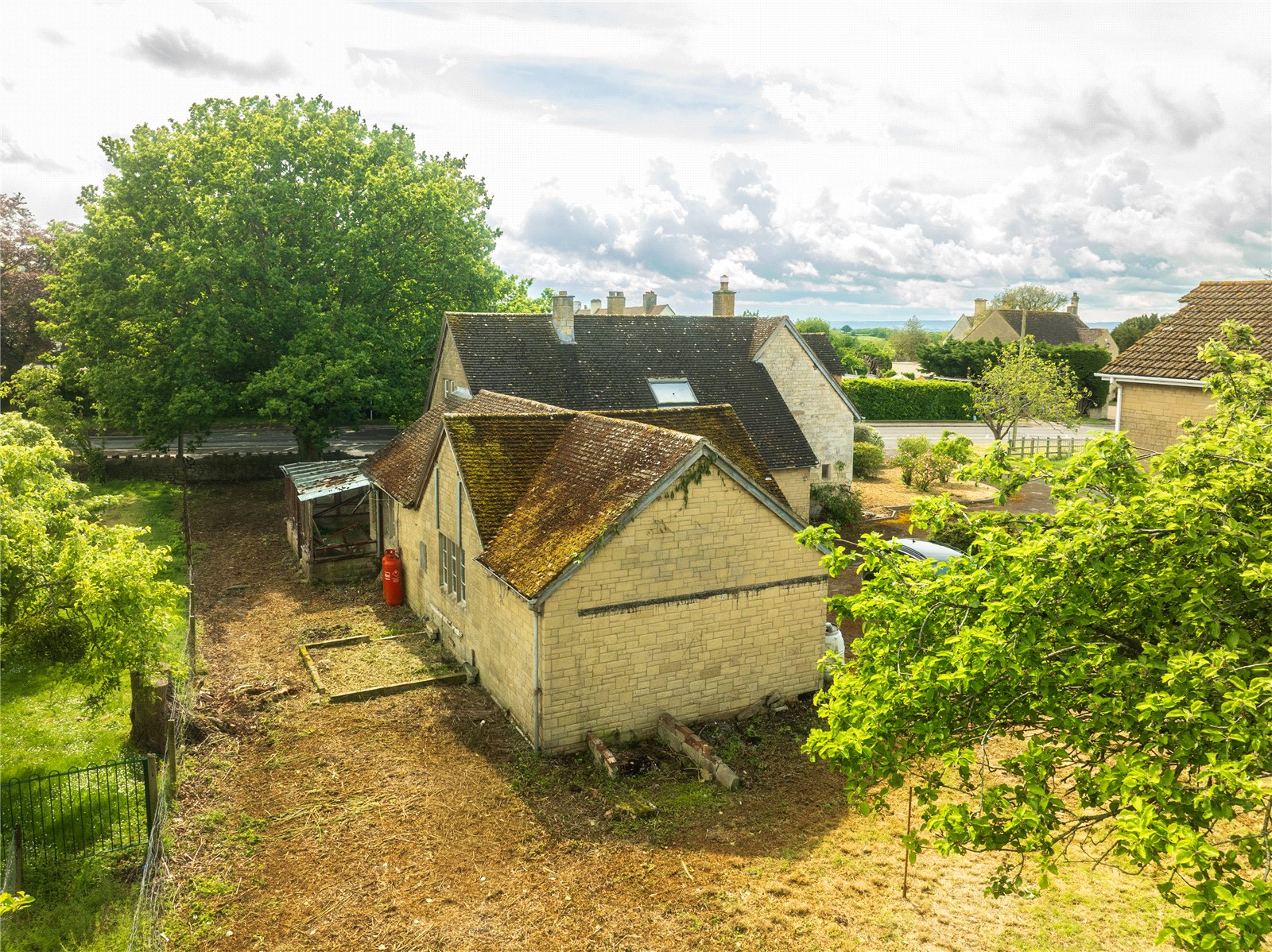 4 bedroom House for sale in Brookthorpe, Gloucester, Gloucestershire