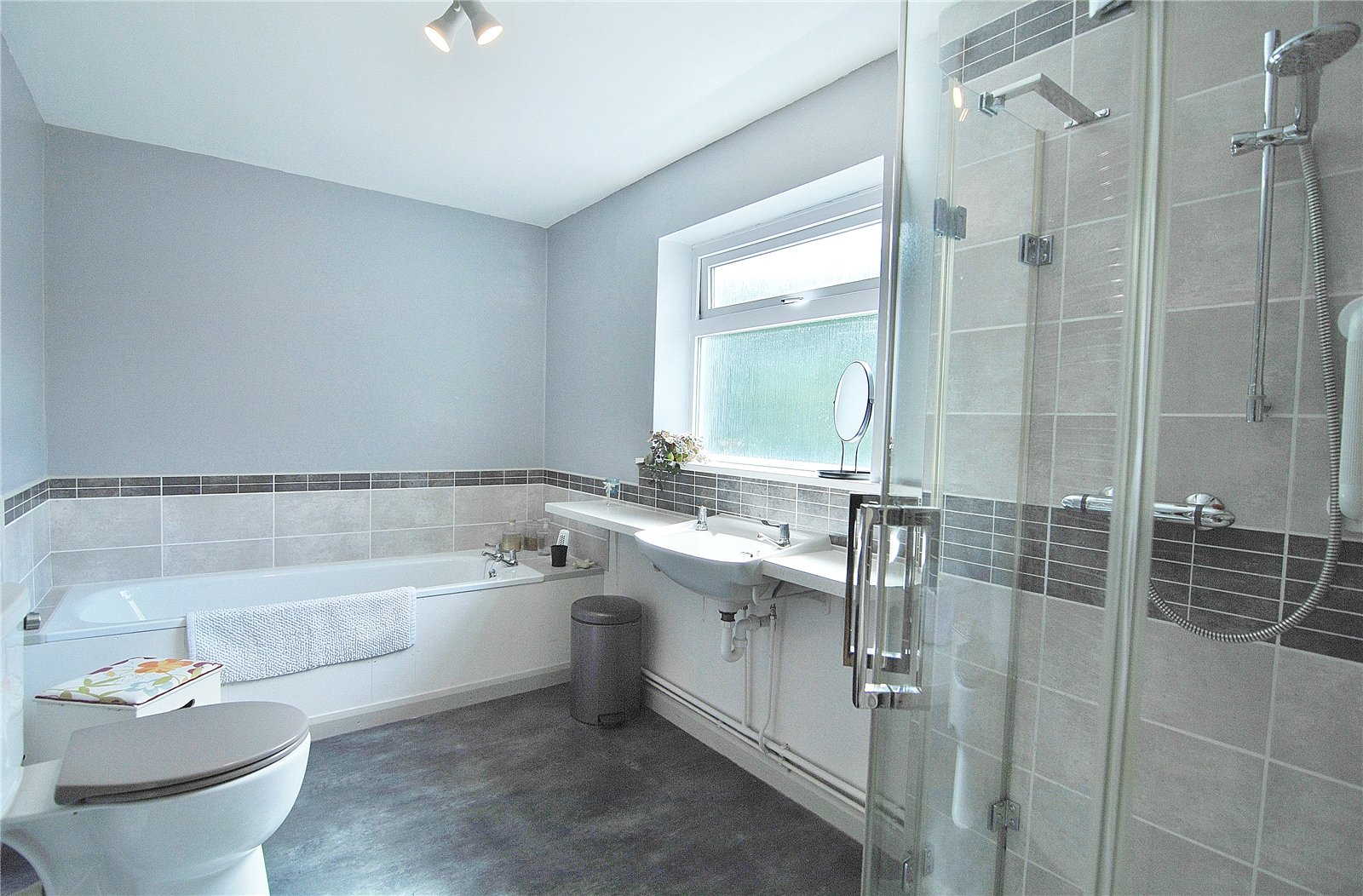 3 bedroom Bungalow for sale in Chalford Hill, Stroud, Gloucestershire