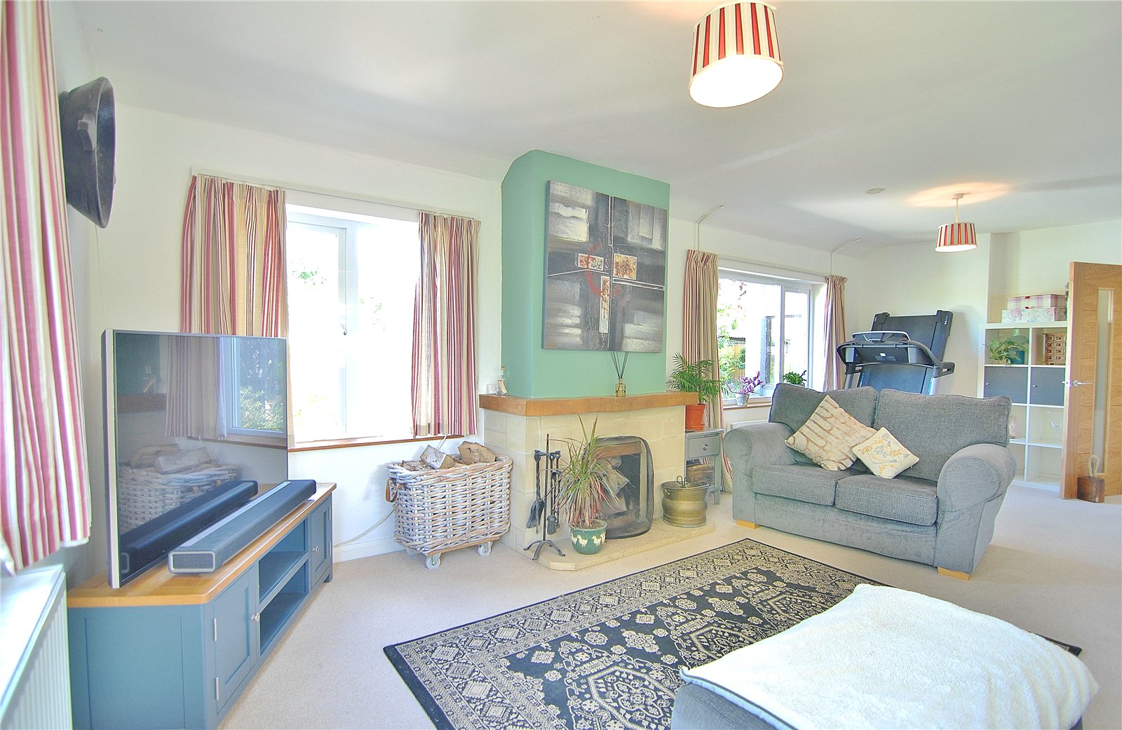3 bedroom Bungalow for sale in Chalford Hill, Stroud, Gloucestershire