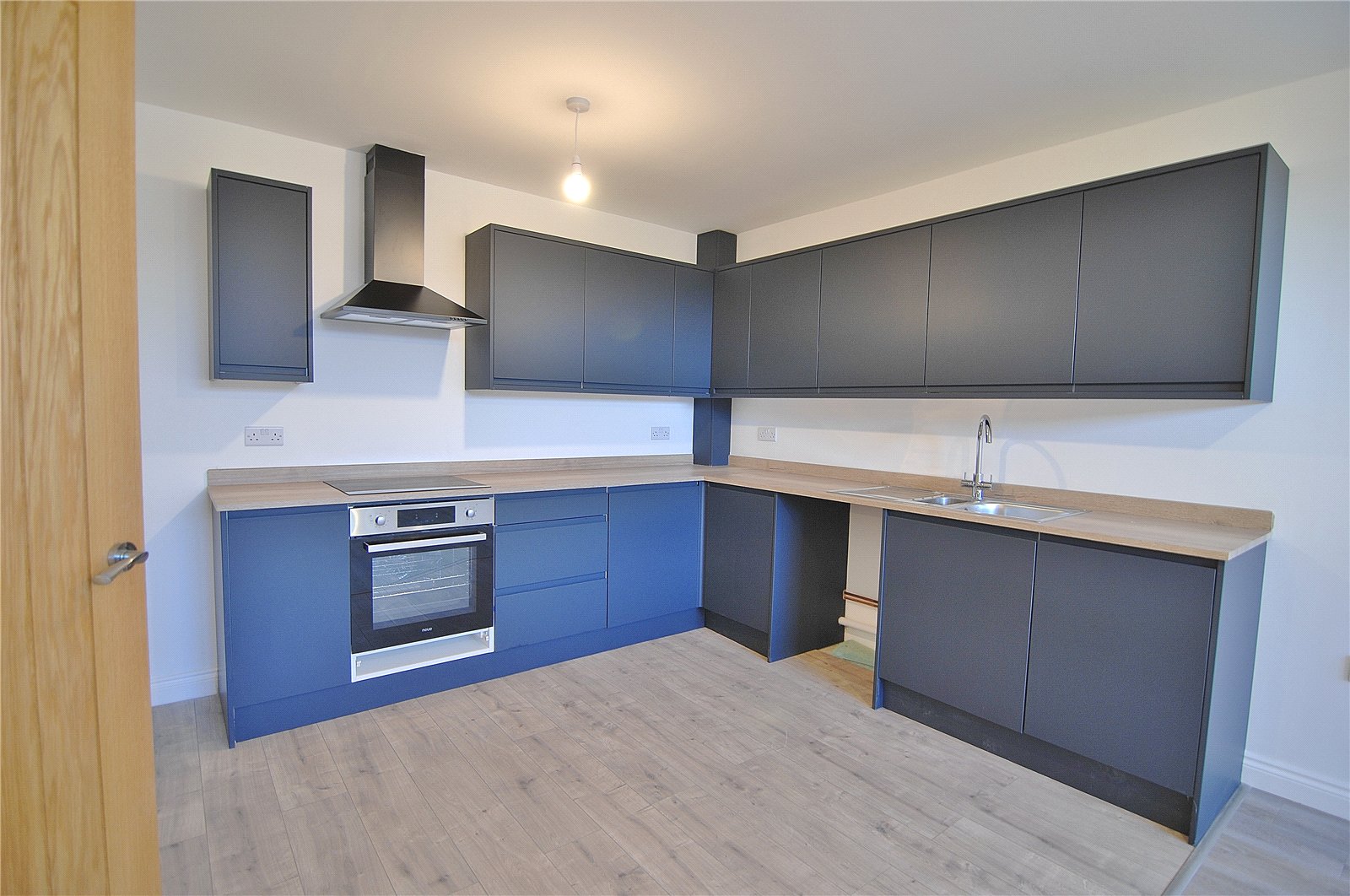 2 bedroom Flat to let in Stroud, Gloucestershire