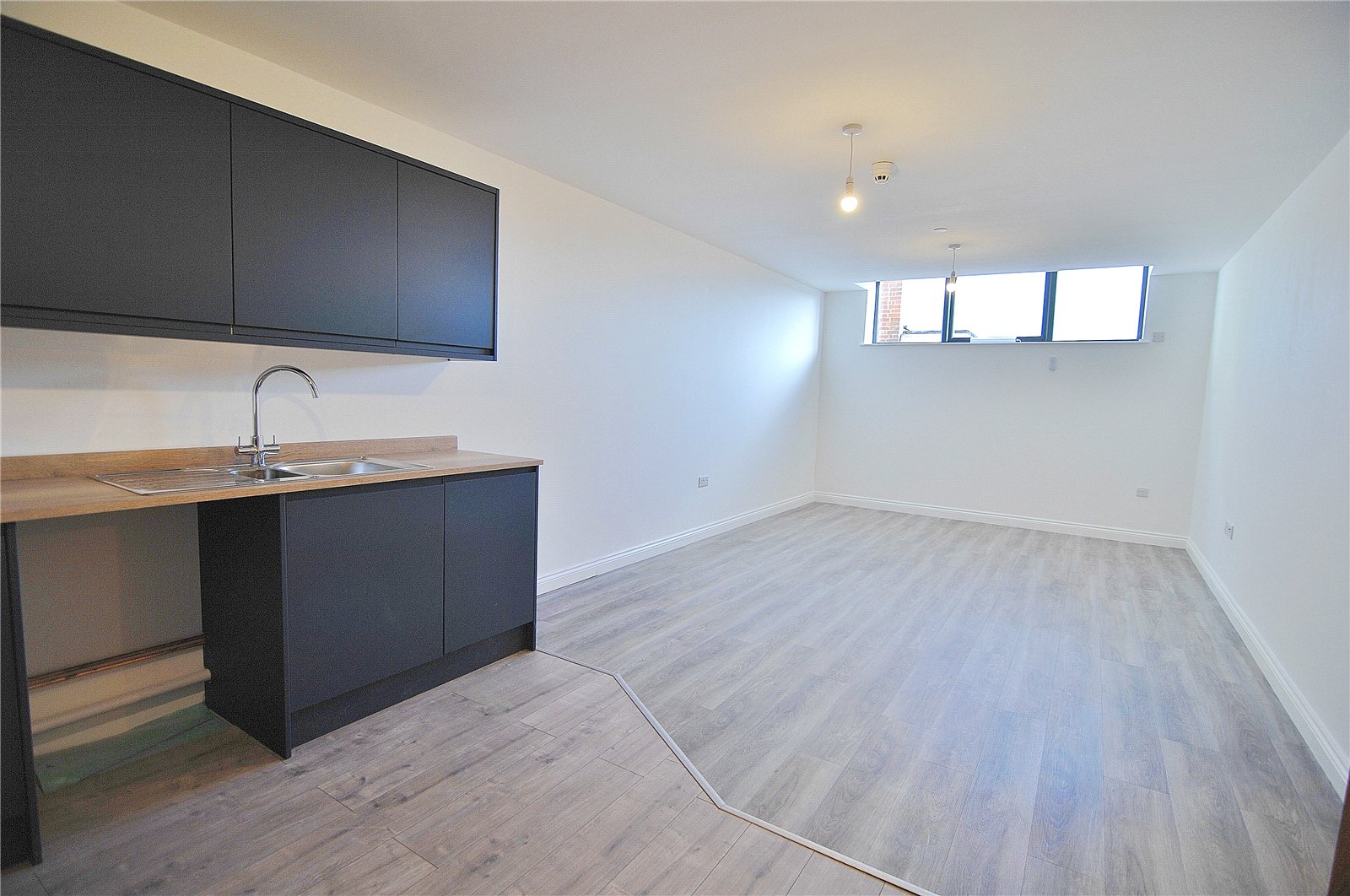 2 bedroom Flat to let in Stroud, Gloucestershire