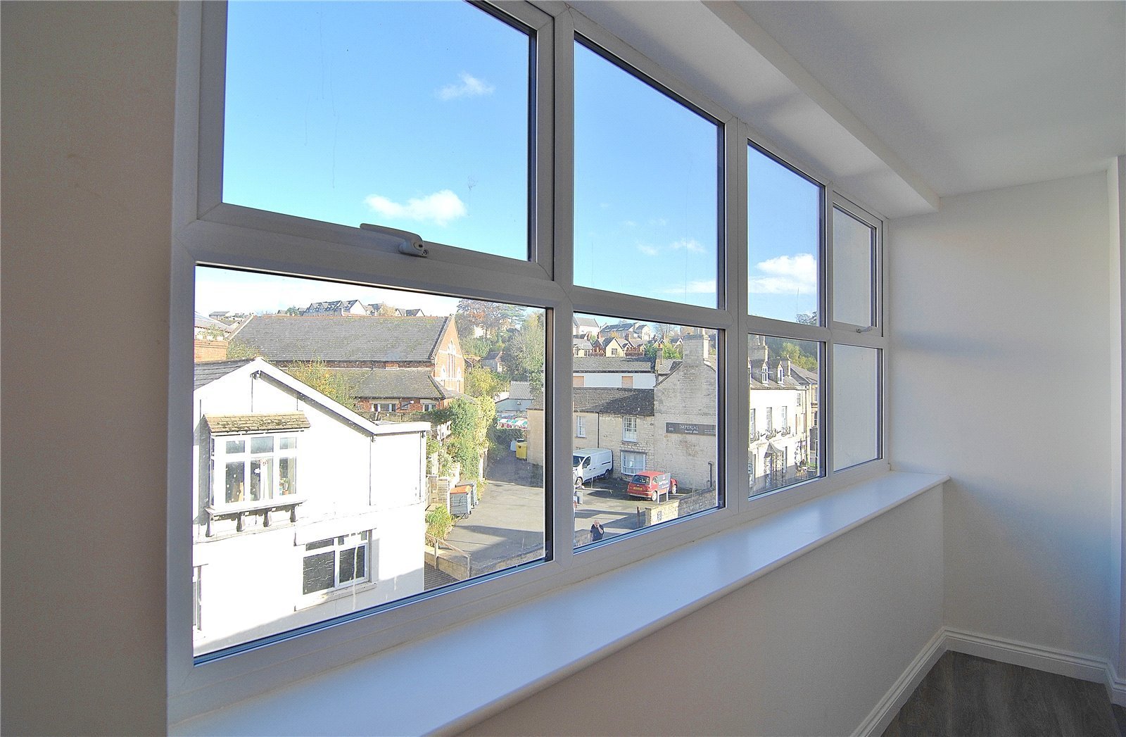 2 bedroom Flat to let in Stroud, Gloucestershire