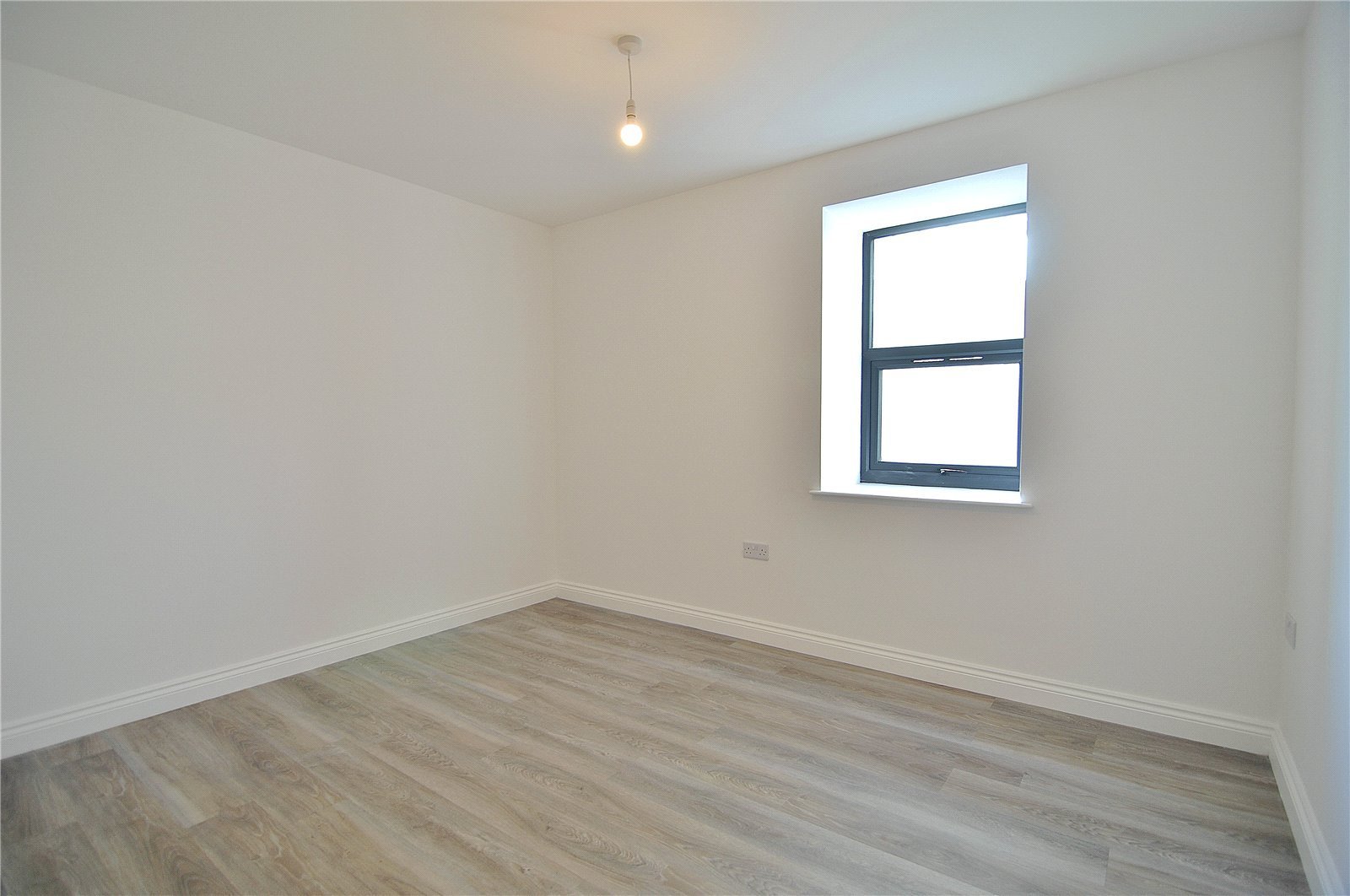 2 bedroom Flat to let in Stroud, Gloucestershire