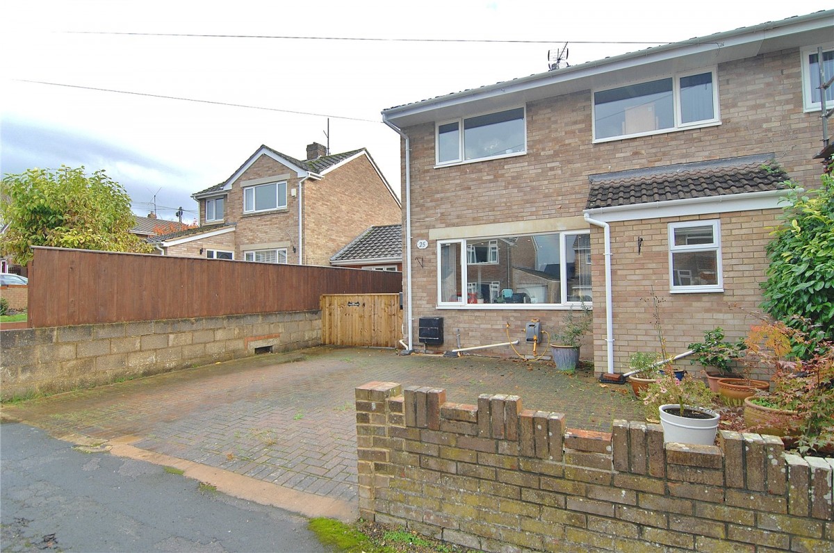 Kings Stanley, Stonehouse