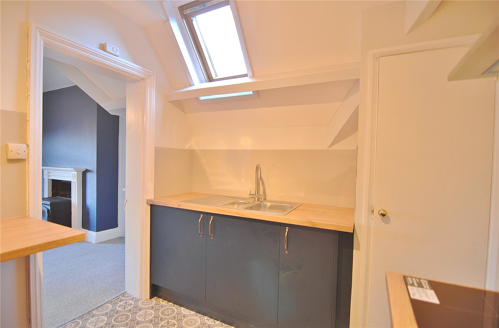 2 bedroom Flat for sale in Bowbridge, Stroud, Gloucestershire