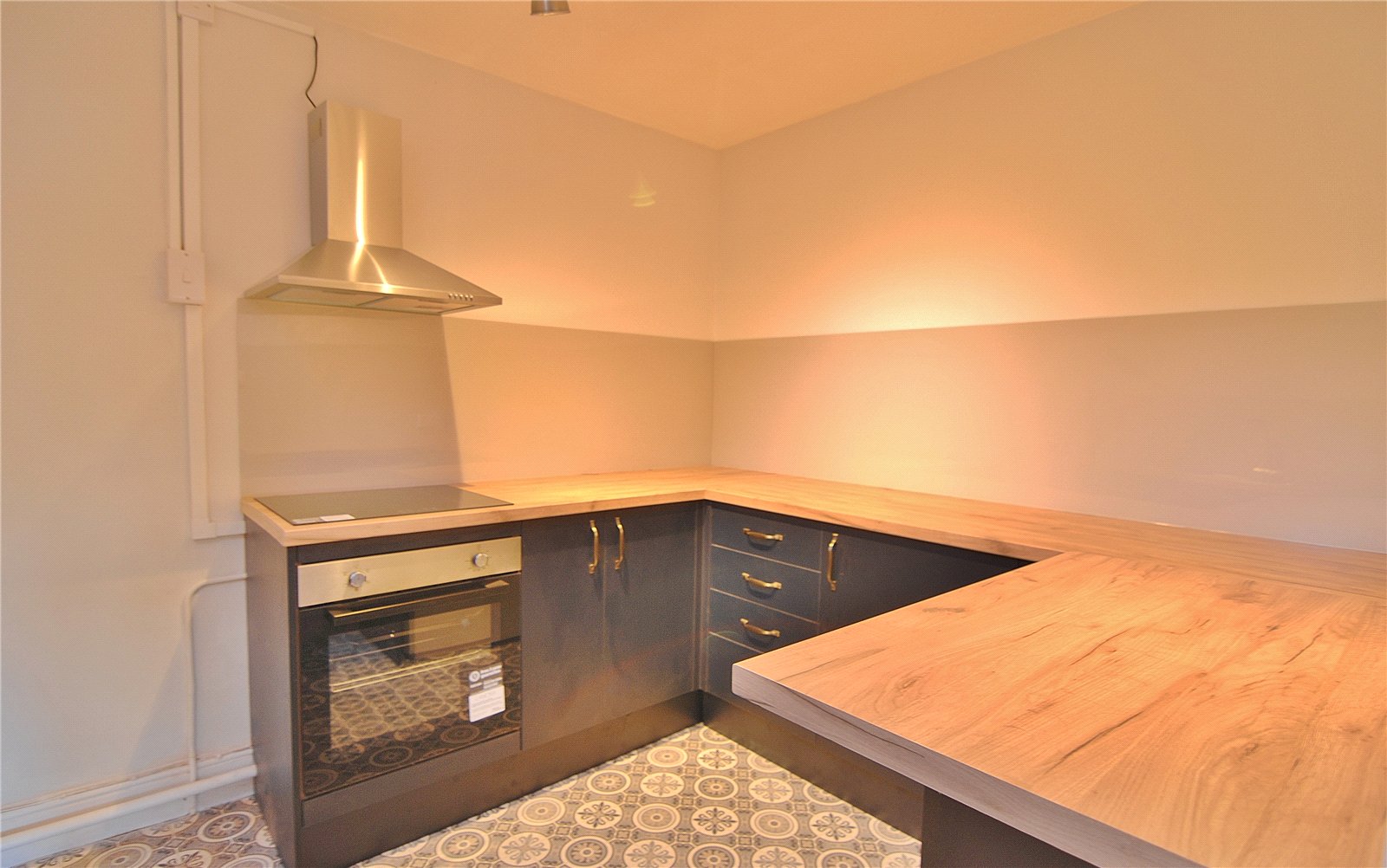2 bedroom Flat for sale in Bowbridge, Stroud, Gloucestershire
