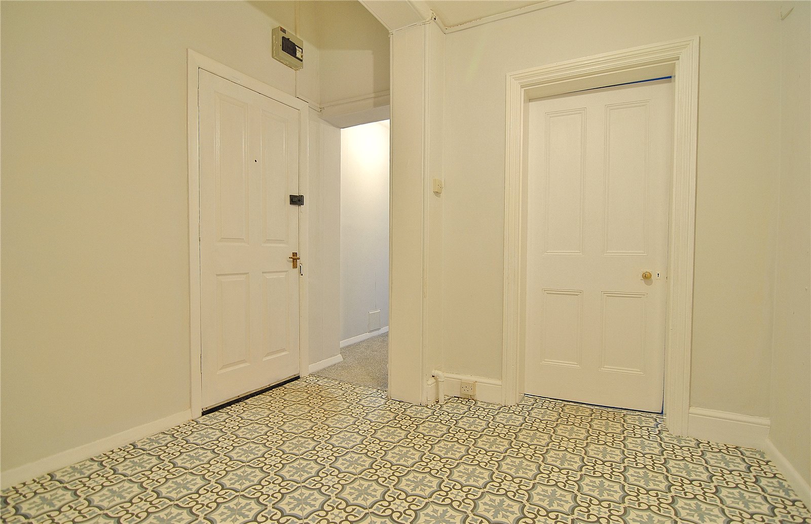 2 bedroom Flat for sale in Bowbridge, Stroud, Gloucestershire