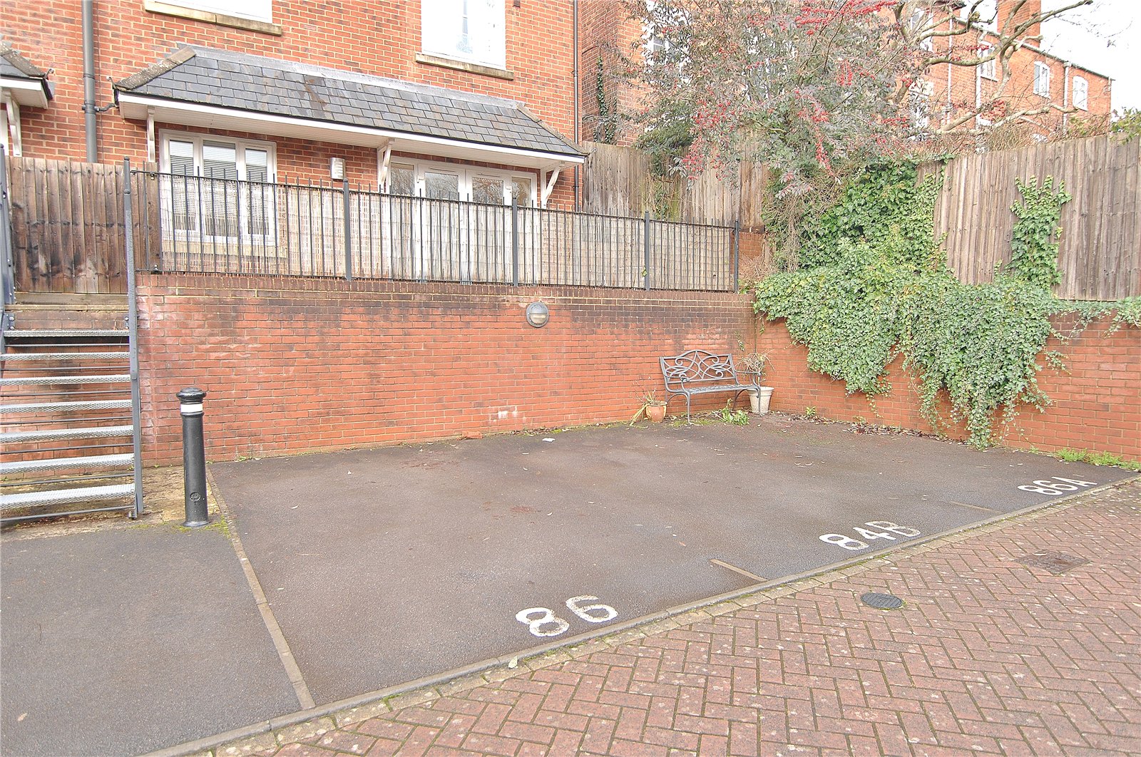 2 bedroom Flat for sale in Slad Road, Stroud, Gloucestershire