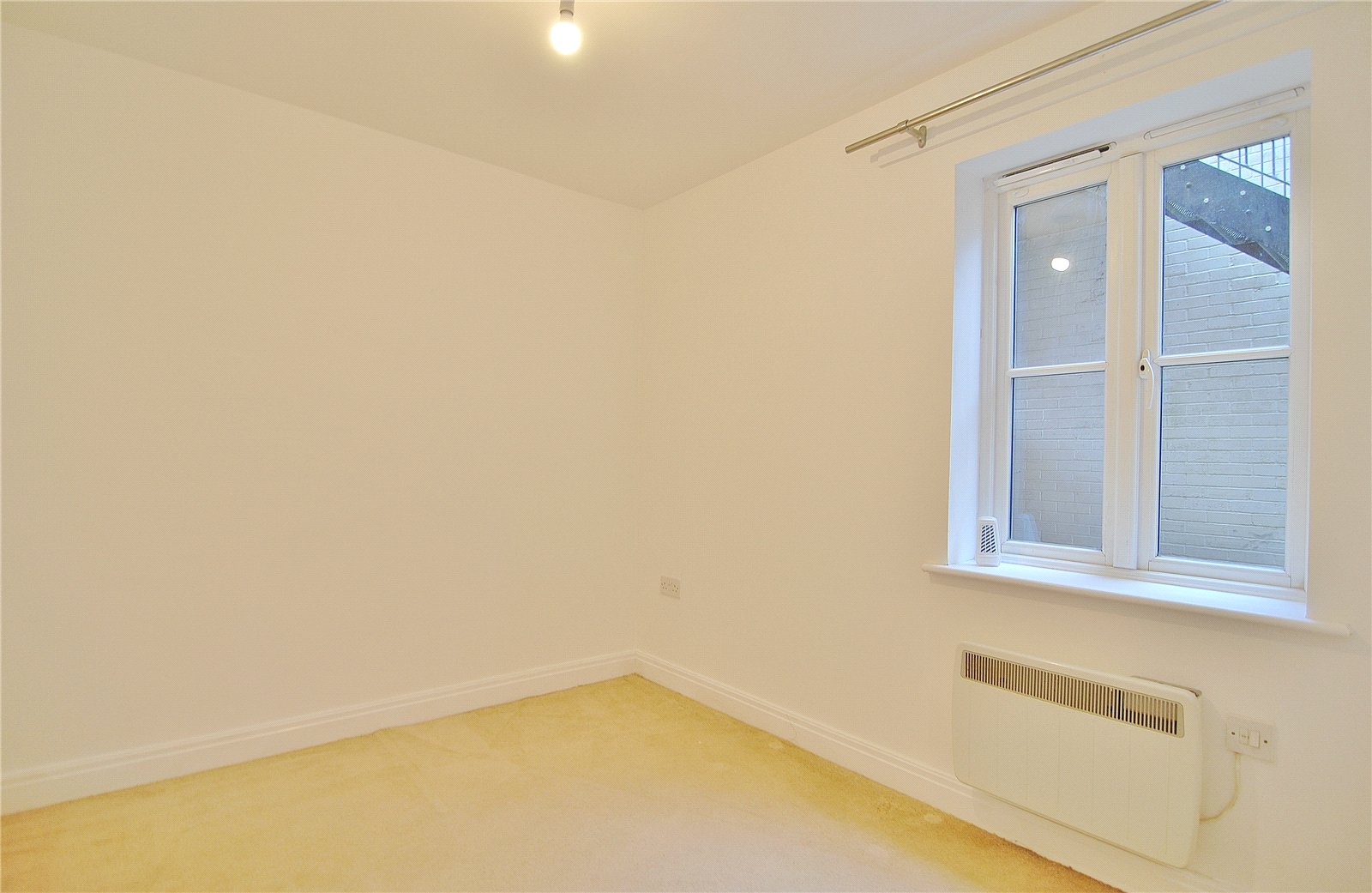 2 bedroom Flat for sale in Slad Road, Stroud, Gloucestershire