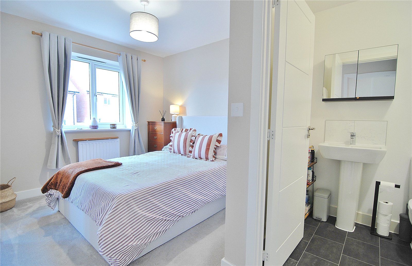 3 bedroom House for sale in Great Oldbury, Stonehouse, Gloucestershire