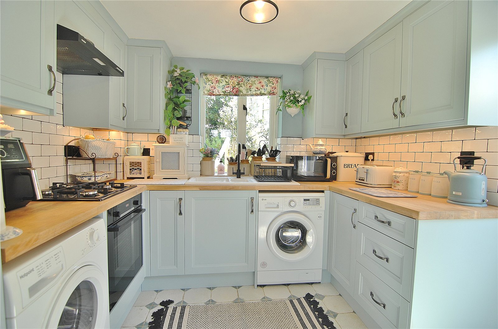 2 bedroom House for sale in Chalford Hill, Stroud, Gloucestershire