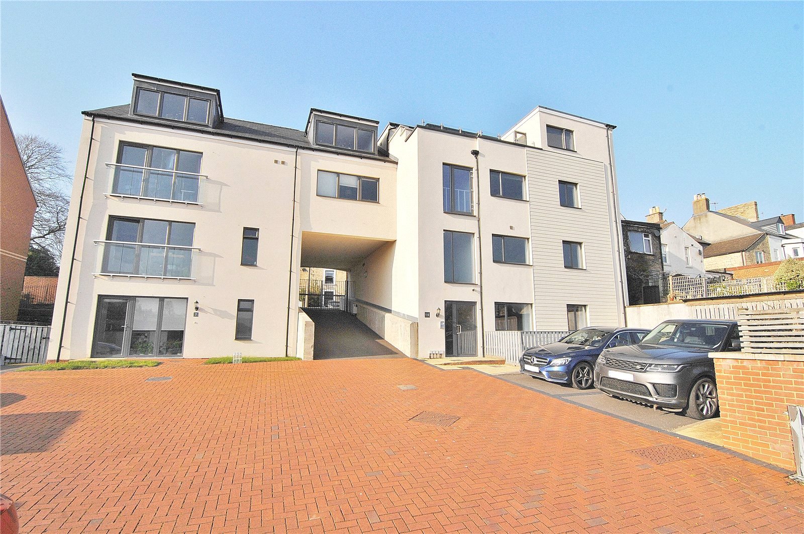 2 bedroom Flat for sale in Stroud, Gloucestershire