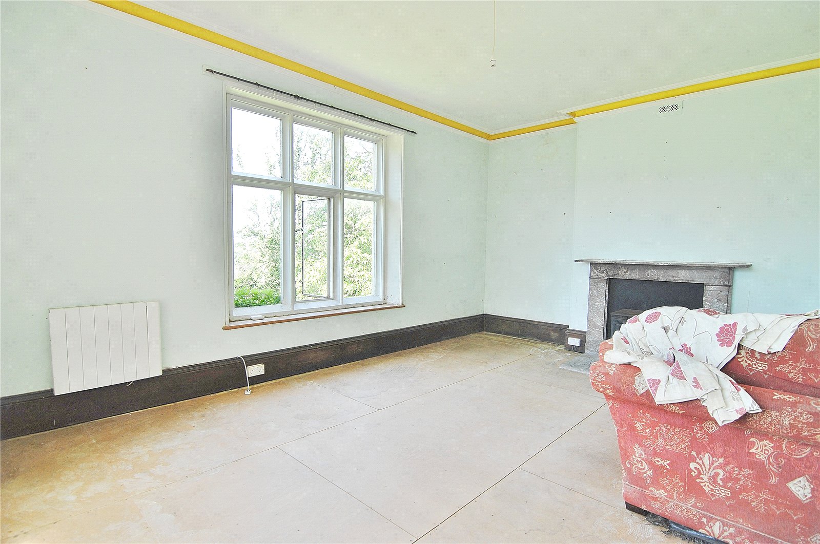 2 bedroom Flat for sale in Bowbridge, Stroud, Gloucestershire