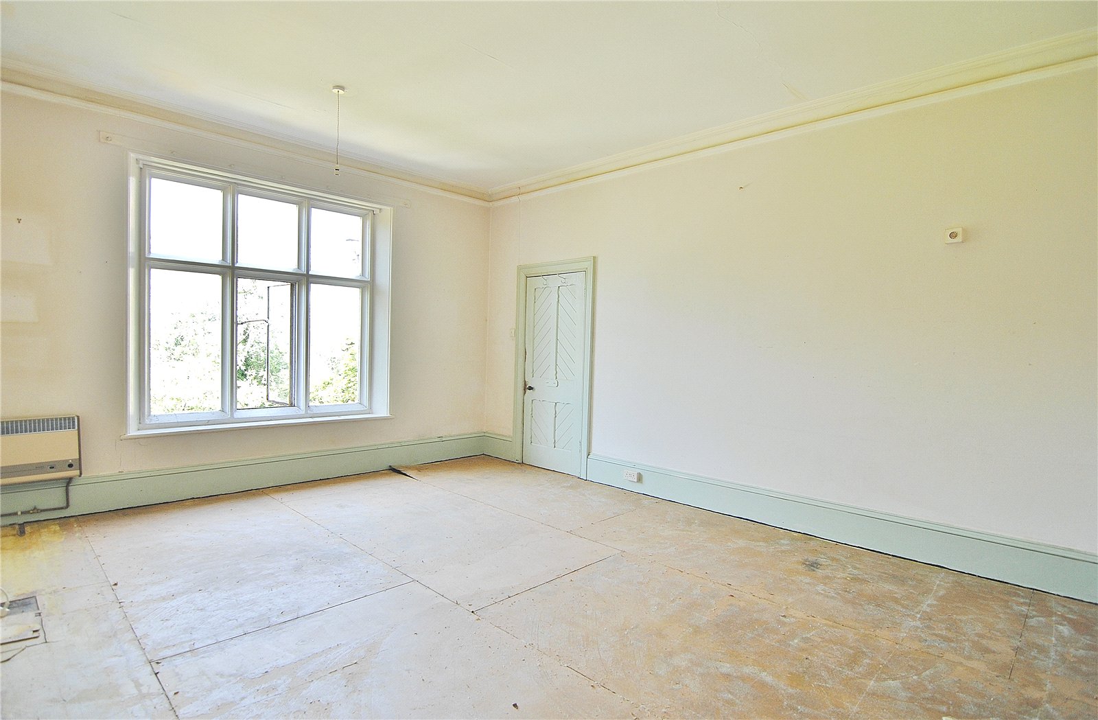 2 bedroom Flat for sale in Bowbridge, Stroud, Gloucestershire