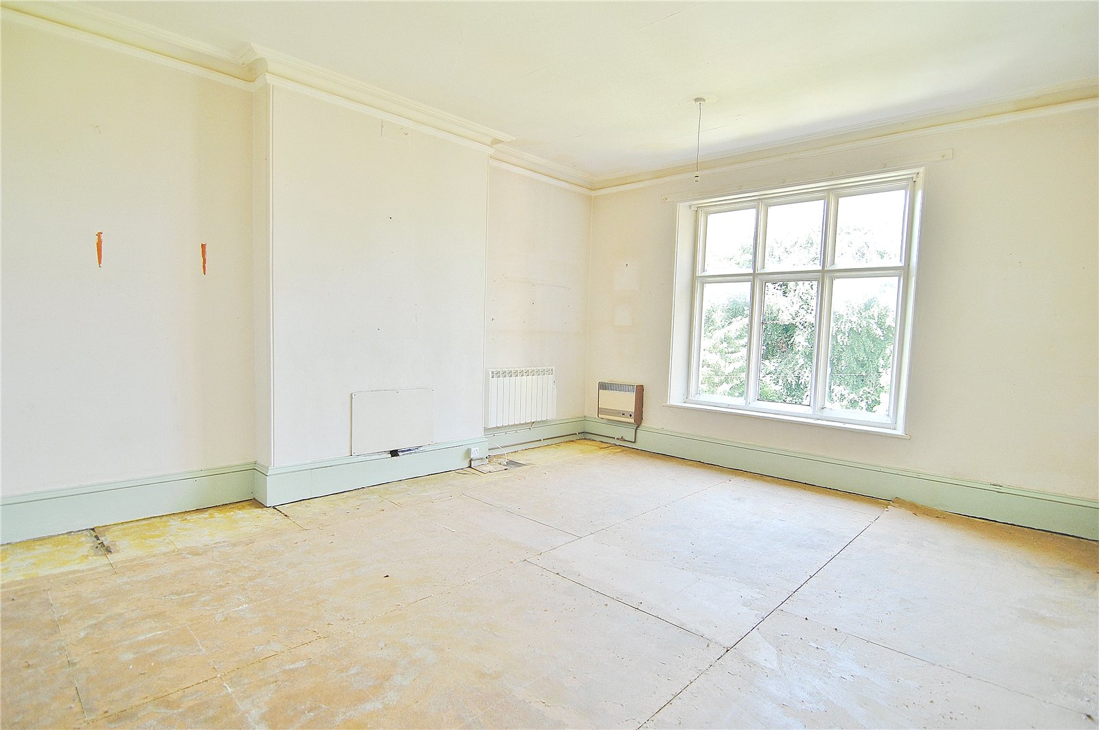 2 bedroom Flat for sale in Bowbridge, Stroud, Gloucestershire