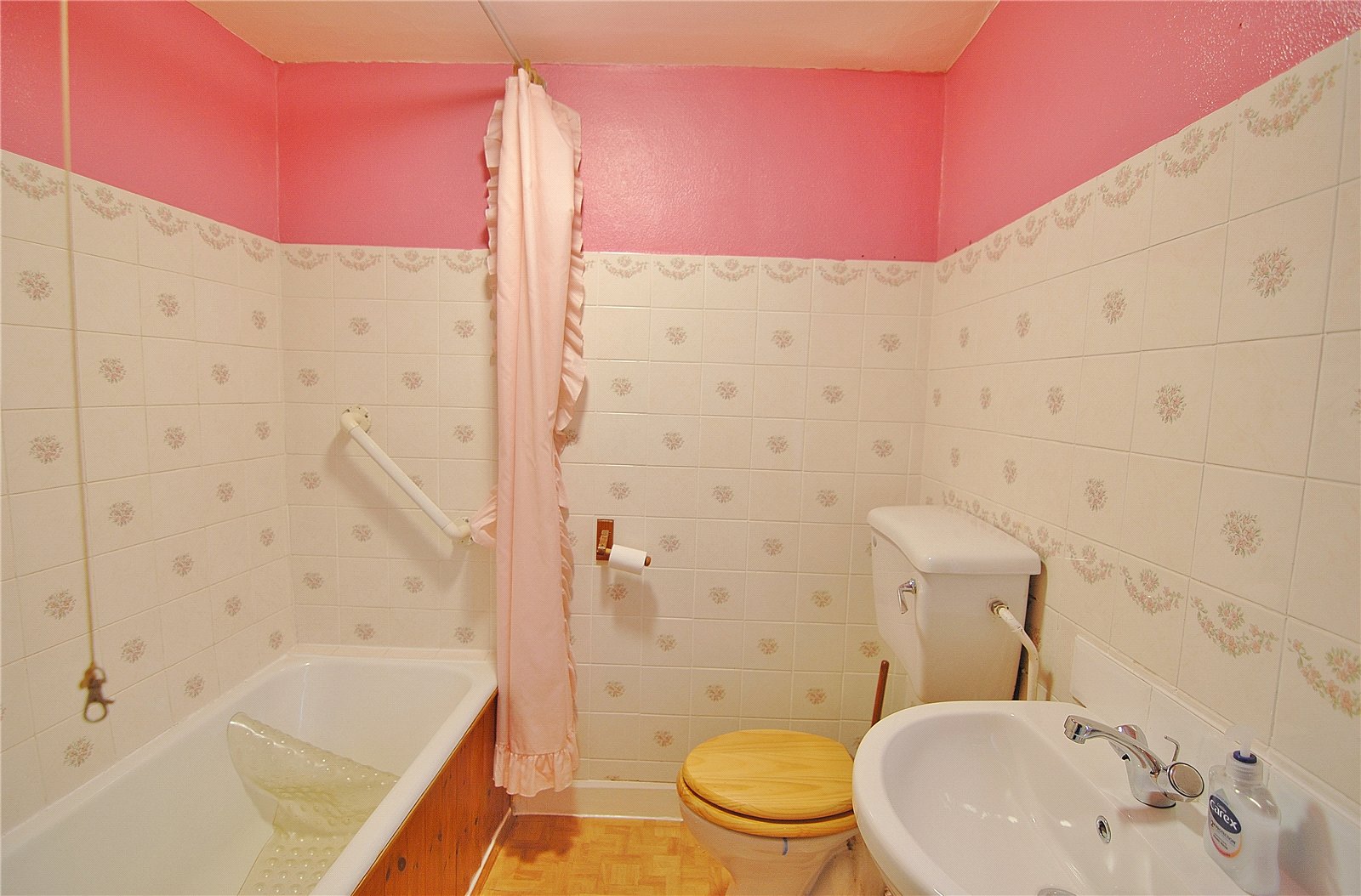 3 bedroom House for sale in Kings Stanley, Stonehouse, Gloucestershire