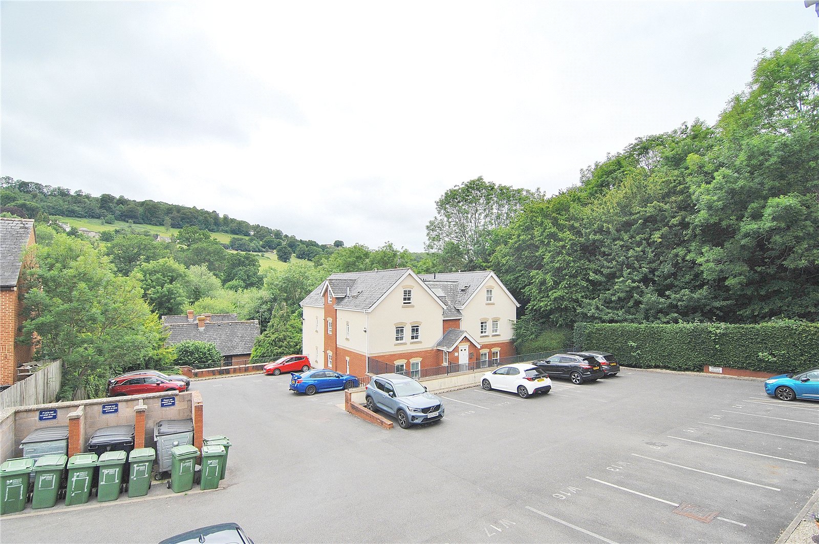 2 bedroom Flat for sale in Stroud, Gloucestershire