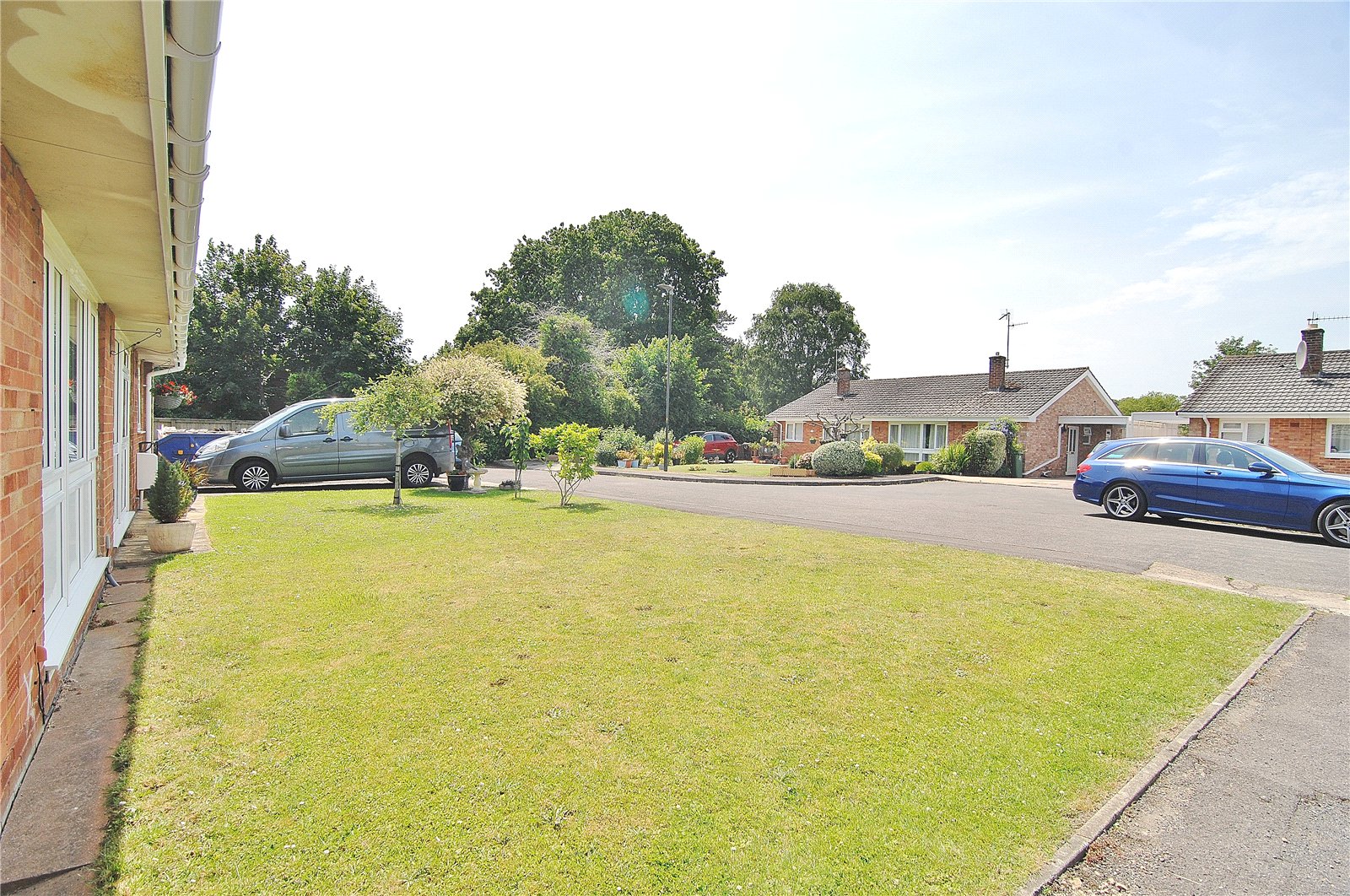 2 bedroom Bungalow for sale in Cainscross, Stroud, Gloucestershire