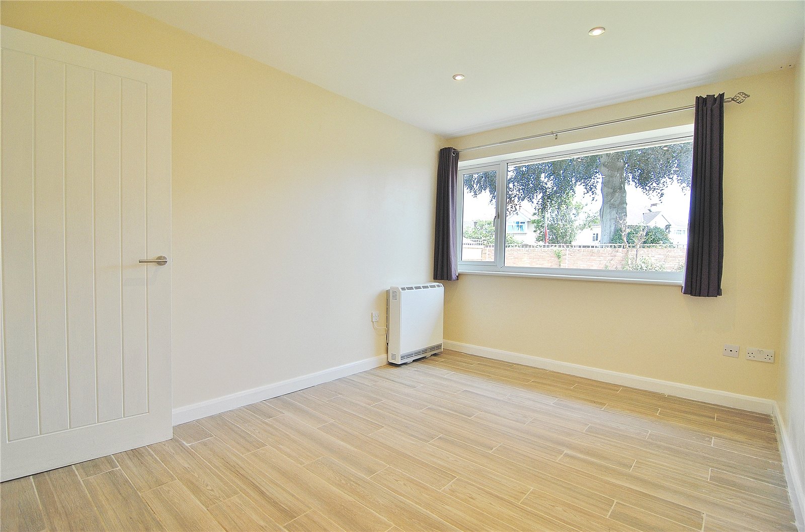 2 bedroom Bungalow for sale in Cainscross, Stroud, Gloucestershire