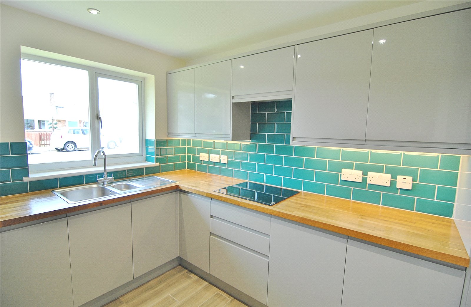 2 bedroom Bungalow for sale in Cainscross, Stroud, Gloucestershire