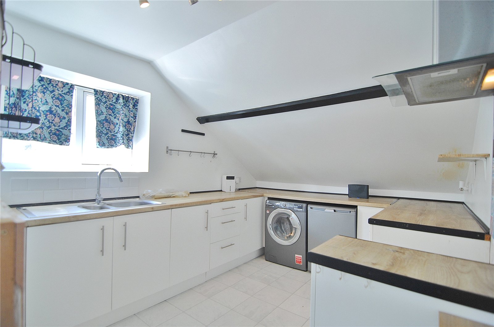 1 bedroom Flat for sale in Kings Stanley, Stonehouse, Gloucestershire