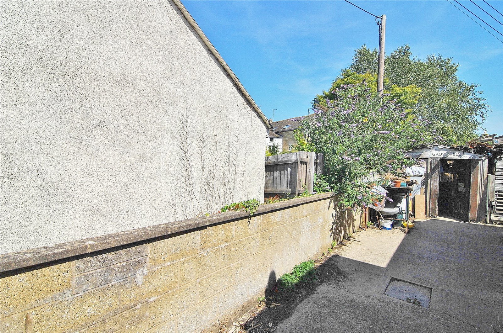 1 bedroom Flat for sale in Kings Stanley, Stonehouse, Gloucestershire