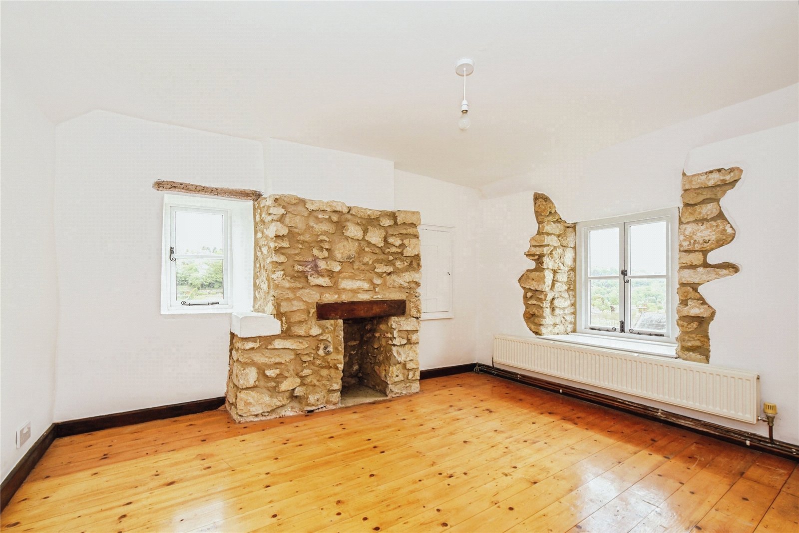 2 bedroom House for sale in Nailsworth, Stroud, Gloucestershire