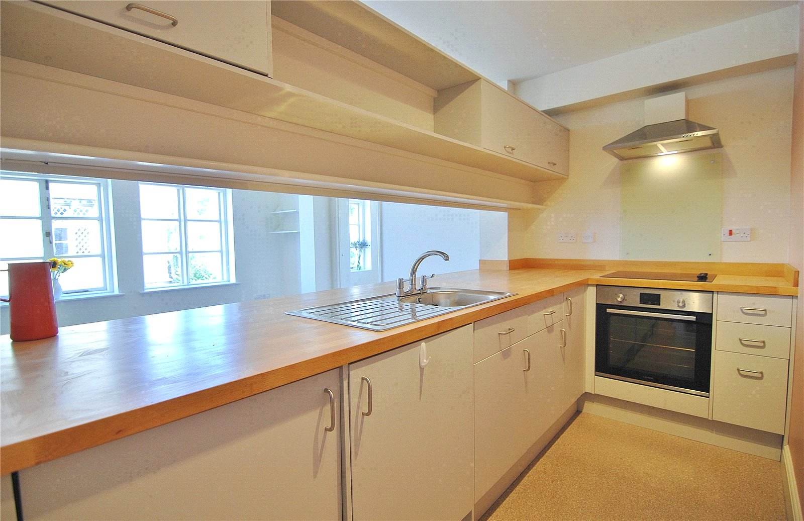 2 bedroom Flat to let in Stroud, Gloucestershire