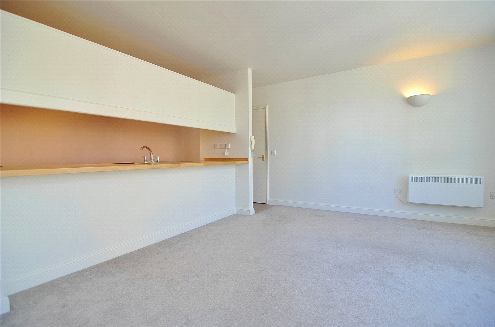 2 bedroom Flat to let in Stroud, Gloucestershire
