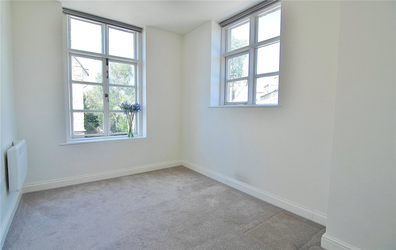 2 bedroom Flat to let in Stroud, Gloucestershire