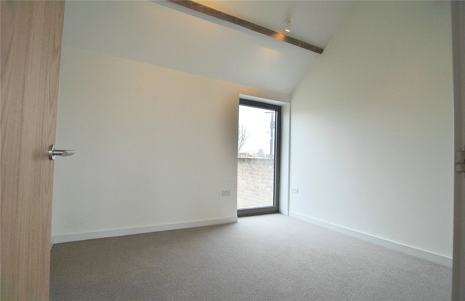 3 bedroom House to let in Moreton Valence, Gloucester, Gloucestershire