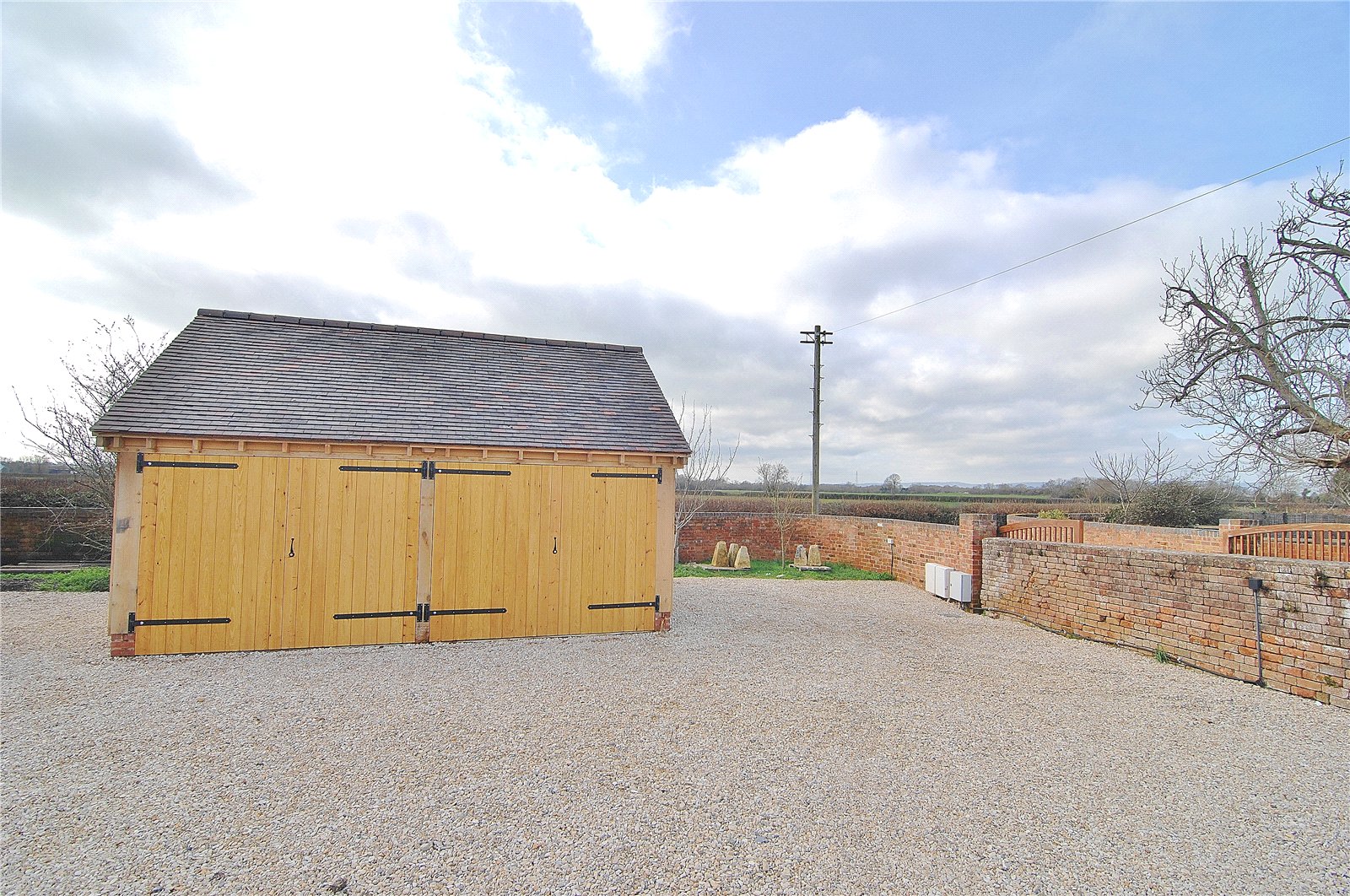 3 bedroom House to let in Moreton Valence, Gloucester, Gloucestershire